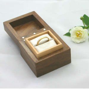 ringdoosje van notenhout